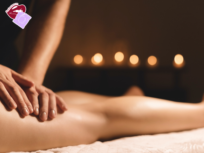 Chạm nhẹ vùng phía trong đùi ở nam giới